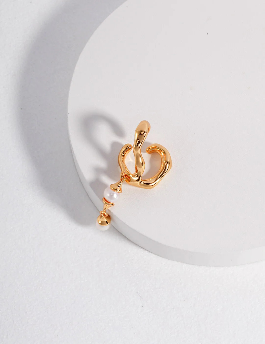 Minimalist Irregular Pearl Ear Cuff